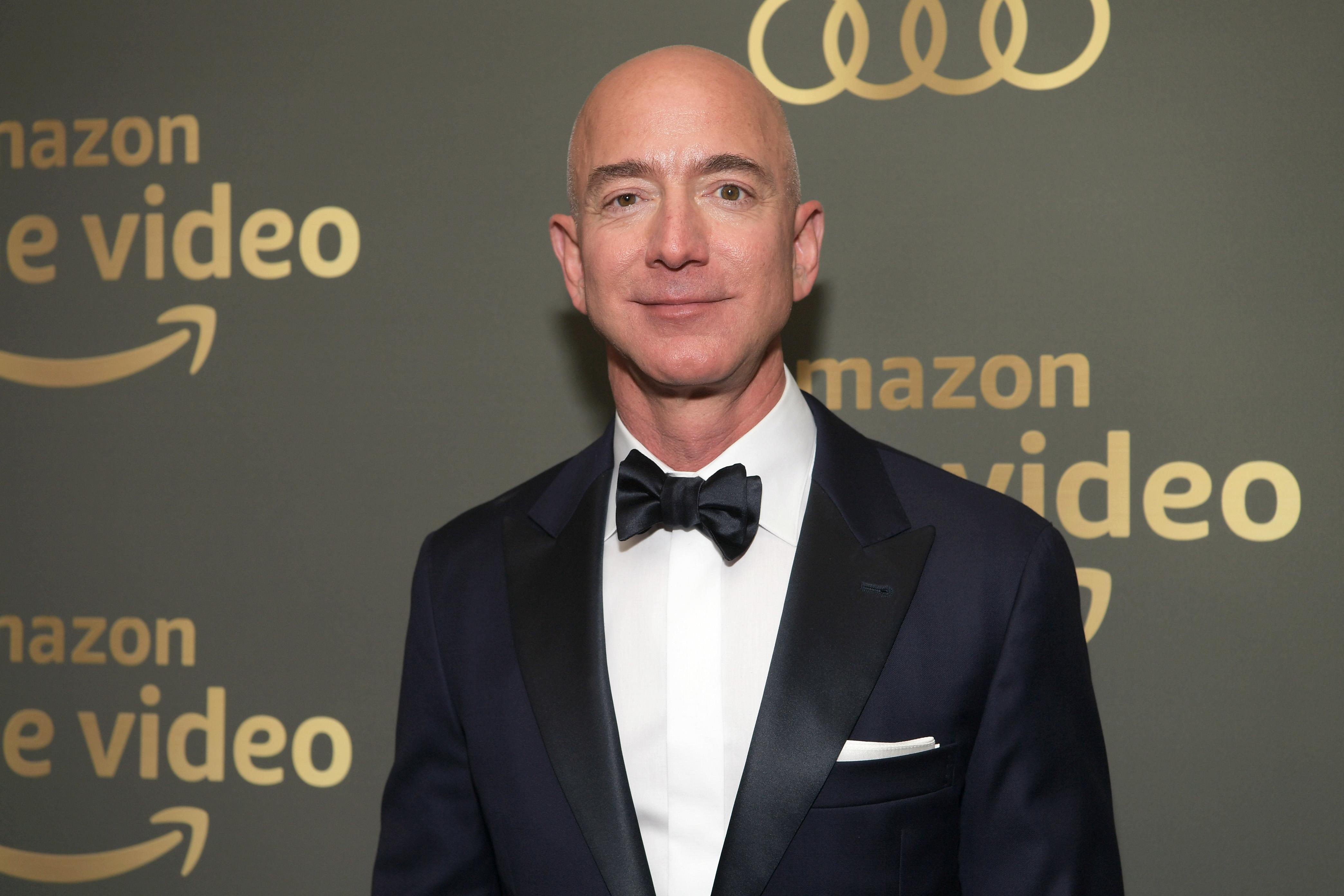 Jeff Bezos mua siêu du thuyền 500 triệu USD, bùng nổ nhu cầu tránh dịch trên biển