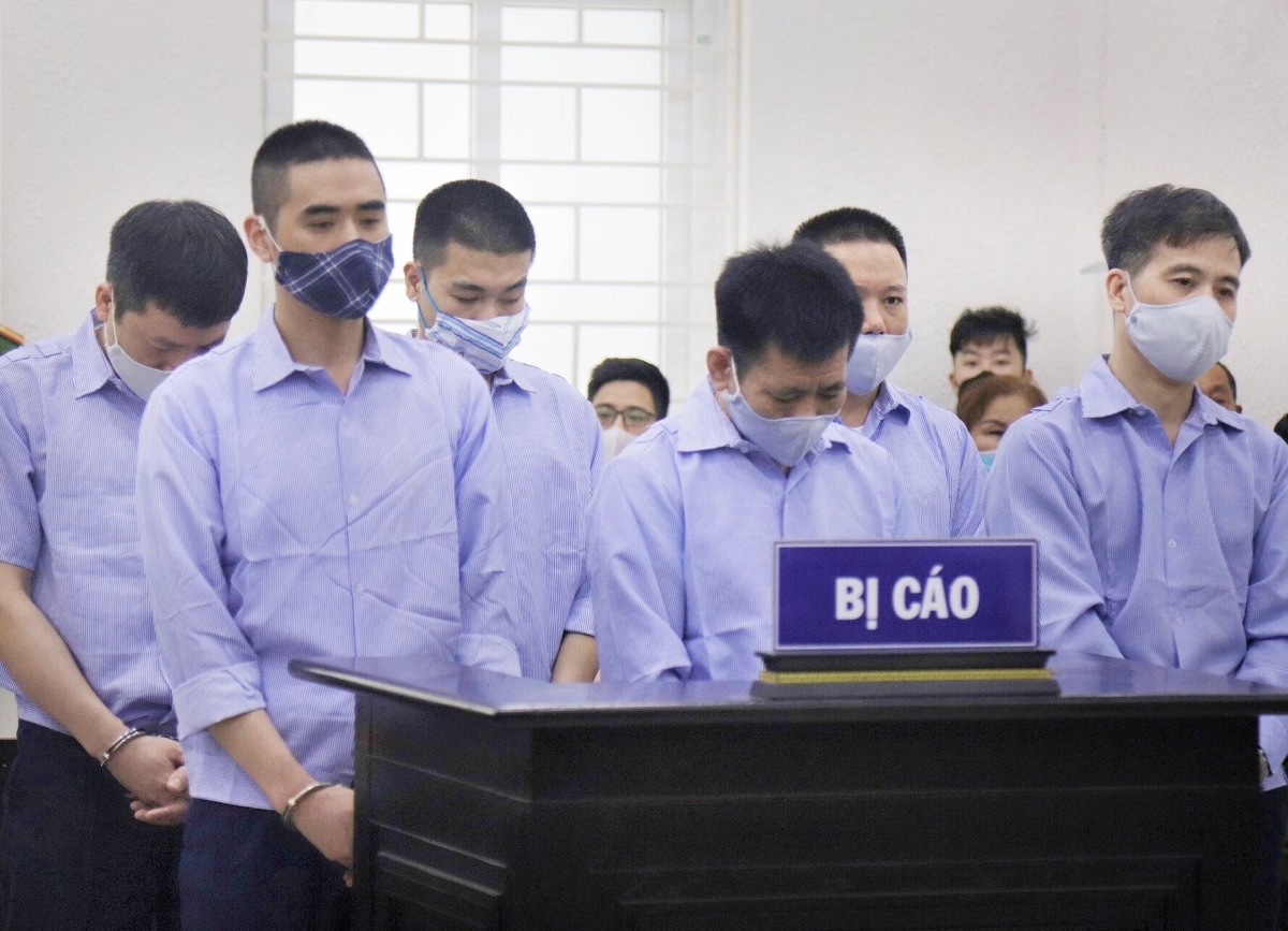 Hoãn phiên toà xét xử vụ 4 cựu thanh tra giao thông bảo kê logo xe vua