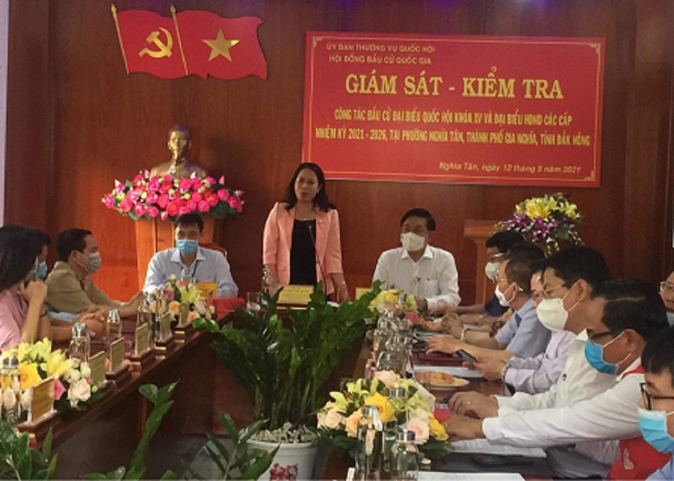 Phó Chủ tịch nước giám sát, kiểm tra công tác bầu cử tại Đắk Nông