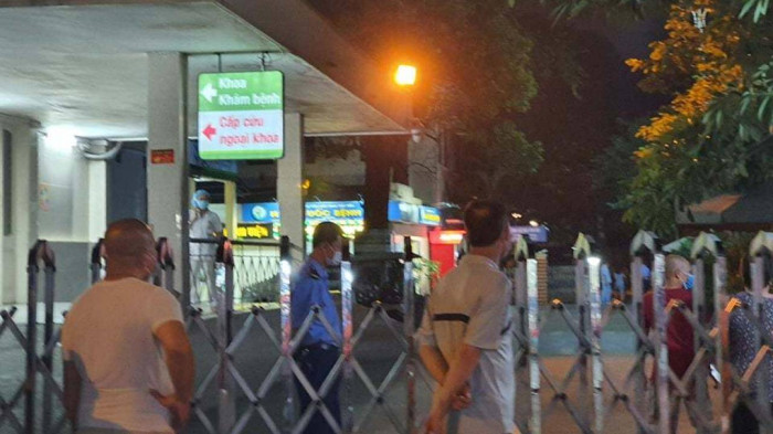 Hà Nội Một bệnh nhân rơi từ tầng 5 Bệnh viện Việt Đức xuống đất tử vong