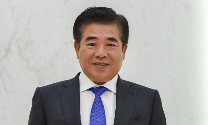 Ông Nguyễn Mạnh Tuấn muốn chuyển hơn 700 tỷ đồng cổ phiếu HPG cho hai con