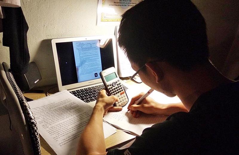 Hà Nội Học sinh lớp 12 sẽ làm bài kiểm tra khảo sát trực tuyến