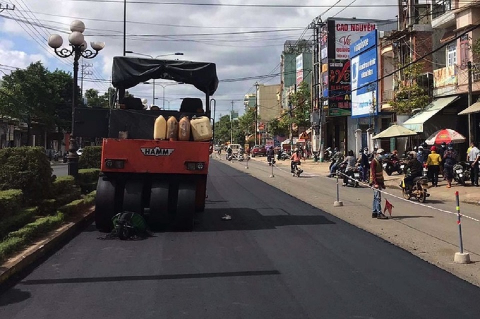 Gia Lai Nữ công nhân bị xe lu cán chết