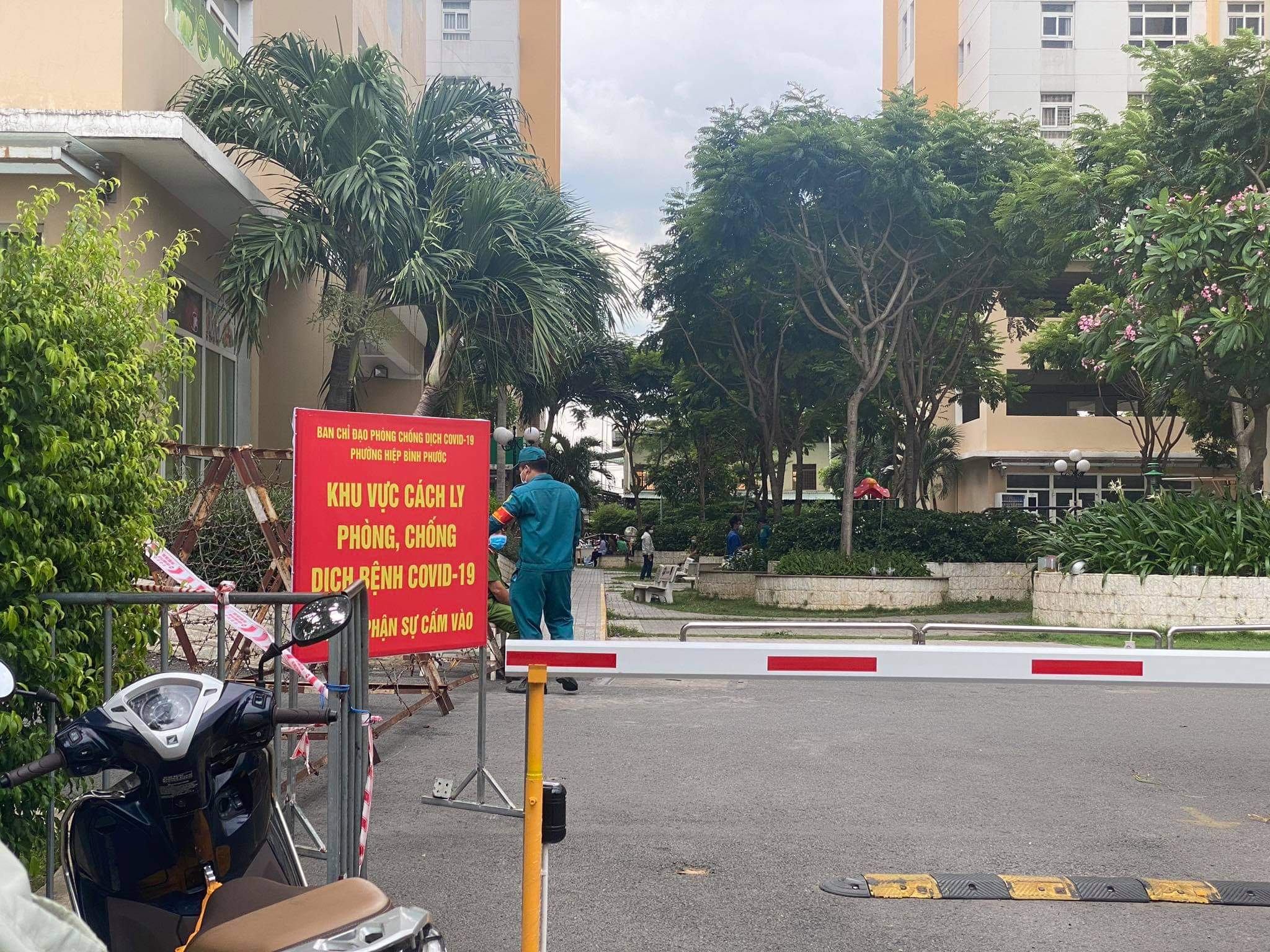 TP.HCM Phong tỏa chung cư 500 hộ dân ở TP Thủ Đức vì ca nghi mắc Covid-19