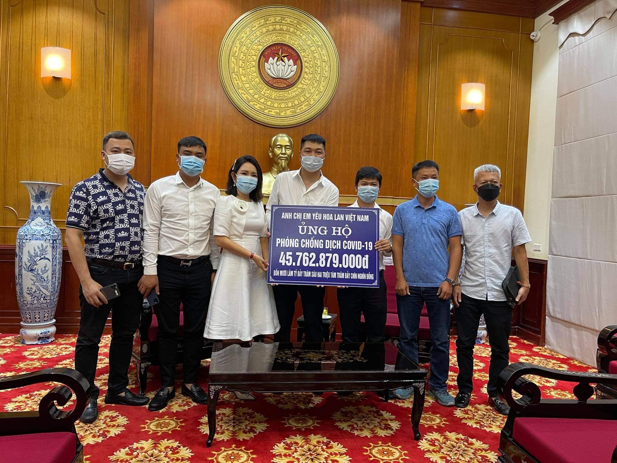 UBTƯ MTTQ Việt Nam tiếp nhận trên 45 tỷ đồng phòng chống dịch từ nhóm Anh chị em yêu hoa lan Việt Nam 