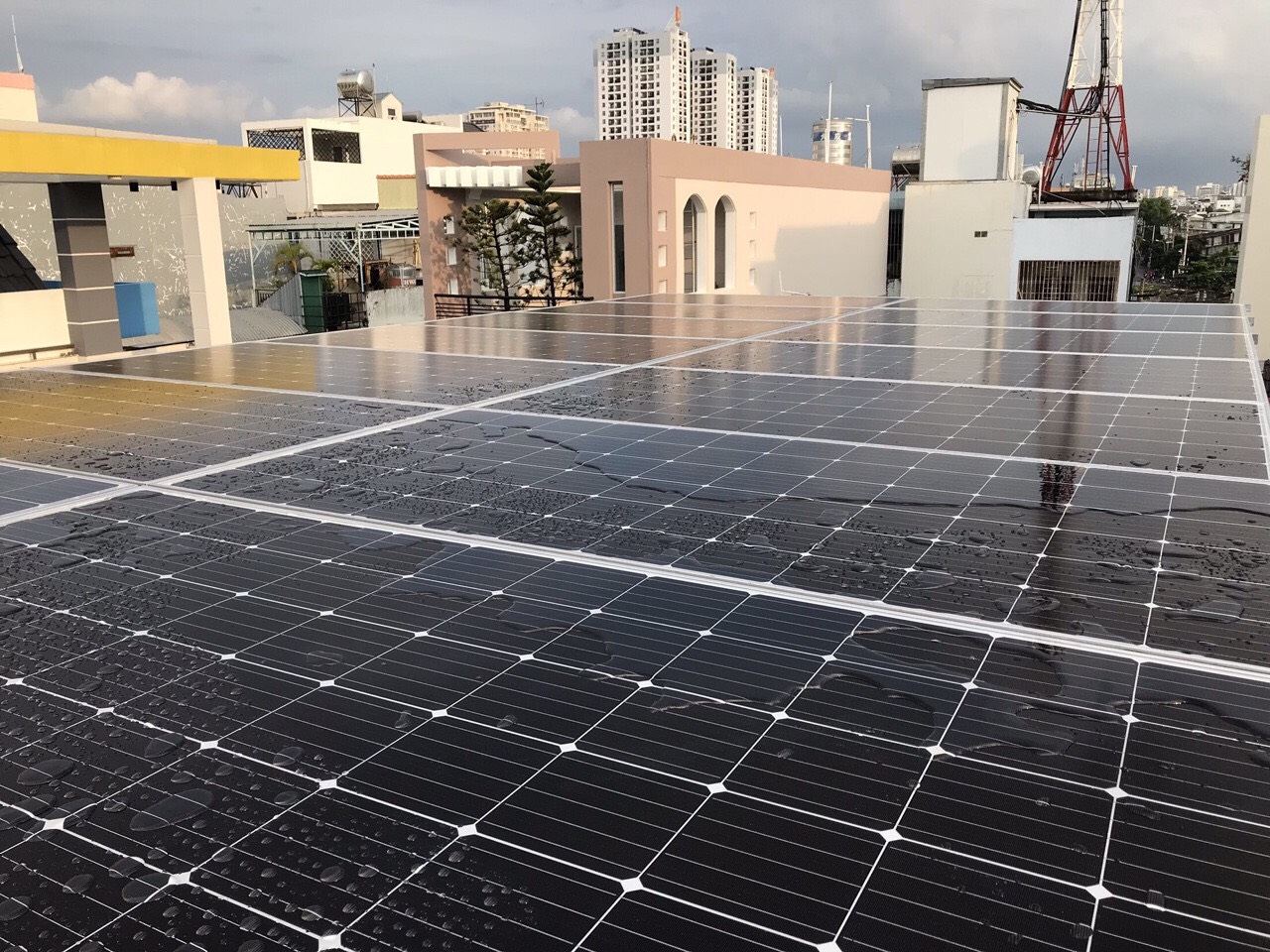 Ấn Độ điều tra chống bán phá giá pin năng lượng mặt trời một số nước trong đó có Việt Nam