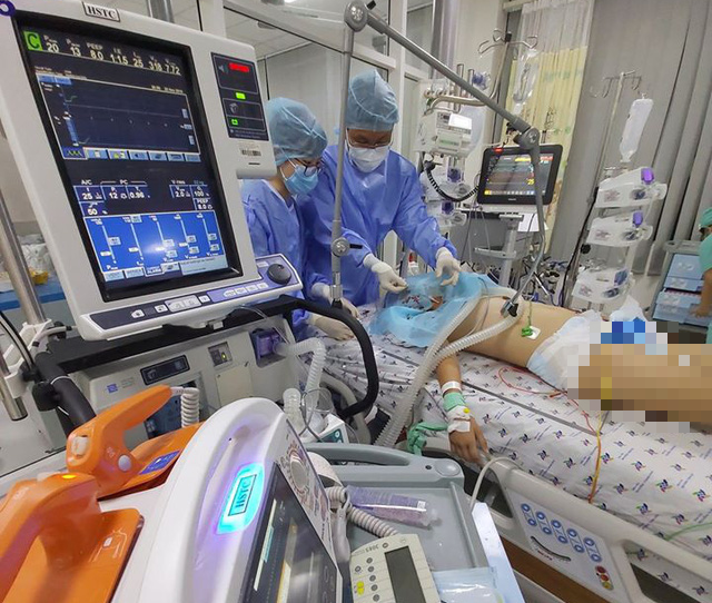 Nam bệnh nhân 37 tuổi nguy kịch, phải can thiệp ECMO sau 11 ngày nhiễm COVID-19 