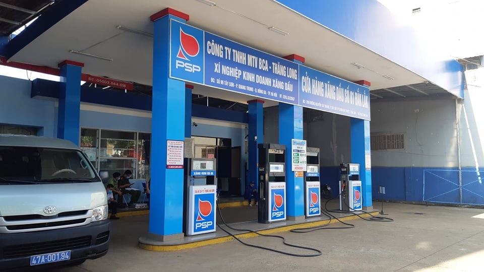 Đắk Lắk Cửa hàng xăng dầu không phép vẫn mở bán giữa trung tâm thành phố
