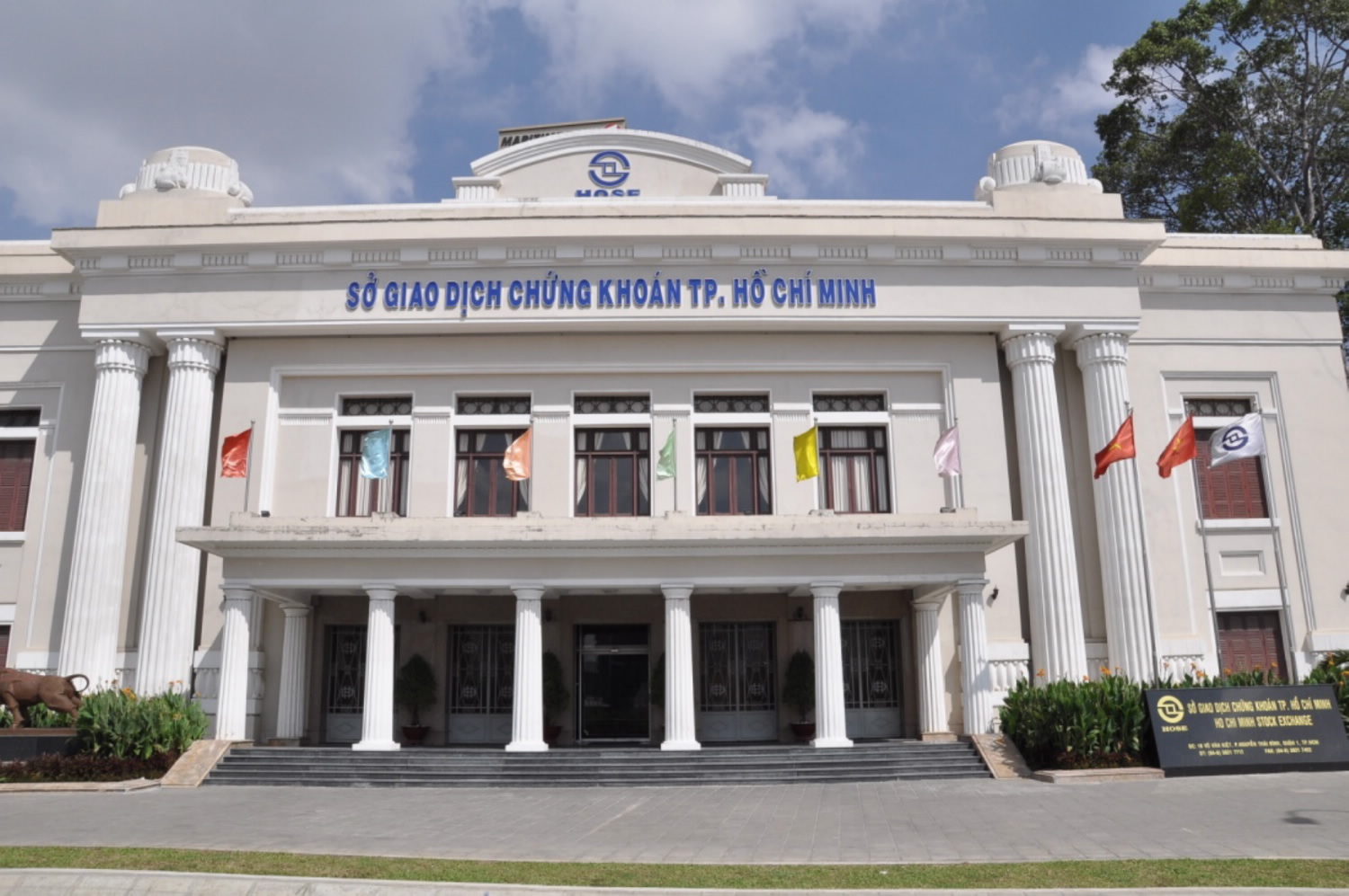 Lợi nhuận âm, cổ phiếu AST và RDP không được giao dịch ký quỹ