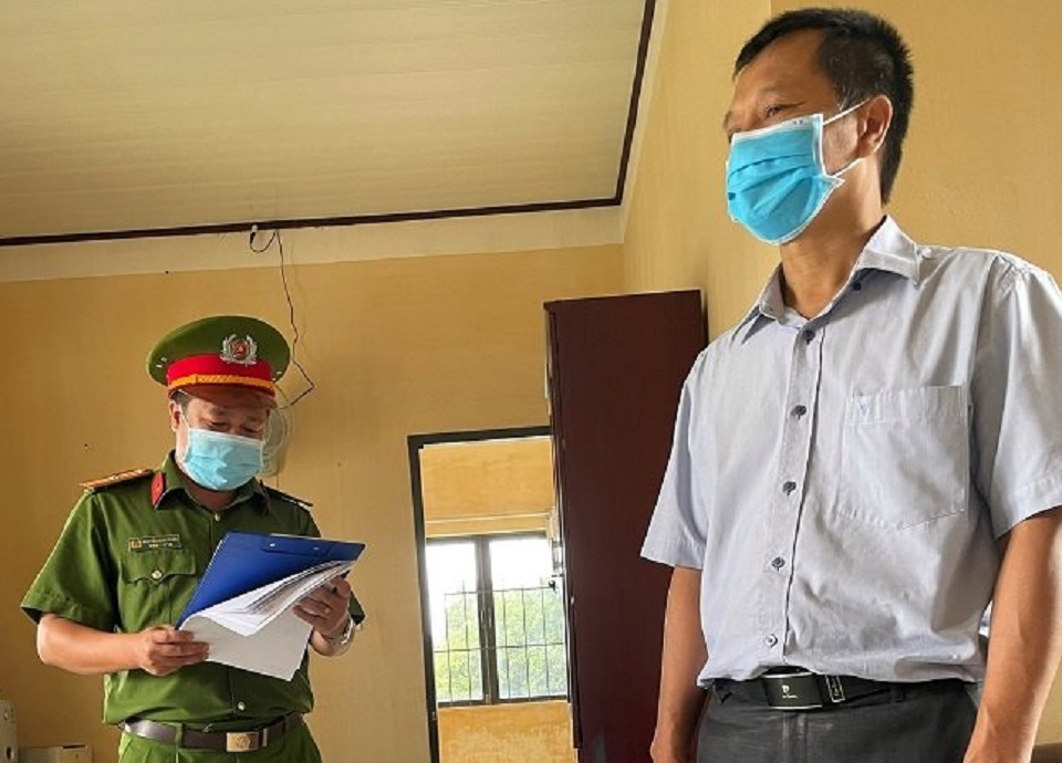 Bắt Giám đốc Trung tâm Giáo dục nghề nghiệp huyện Đức Trọng