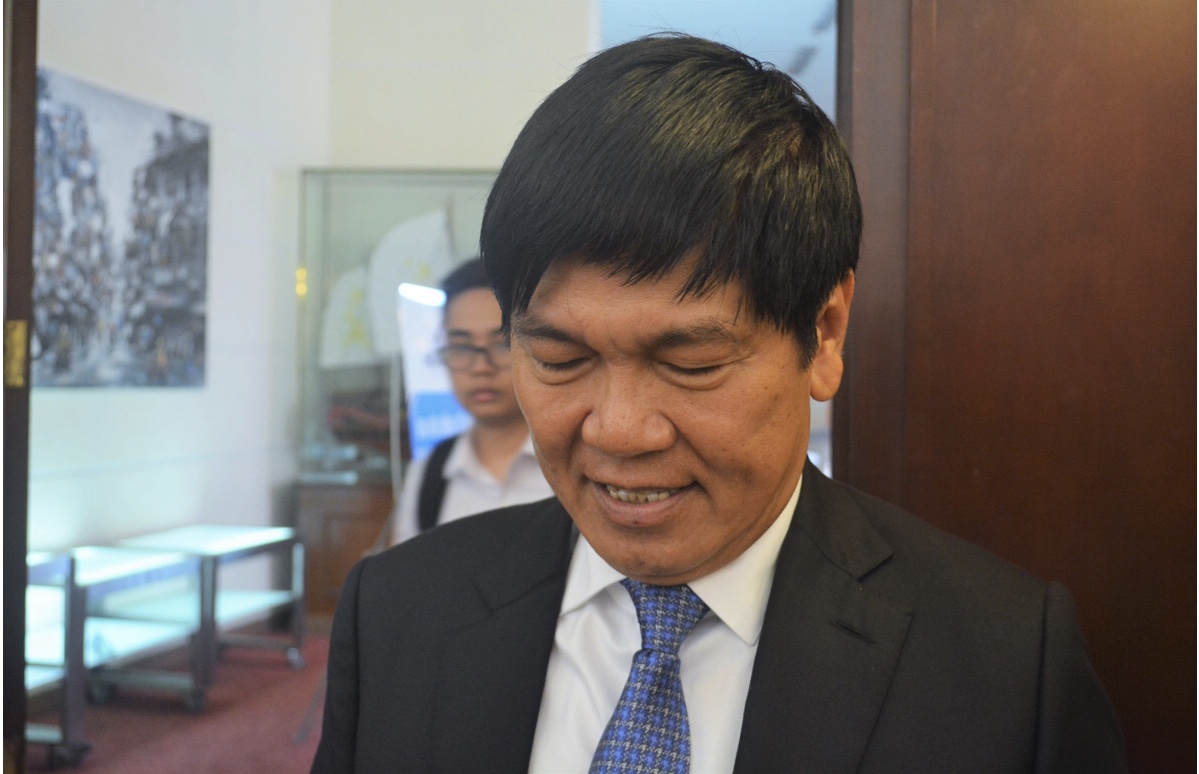 Con trai Chủ tịch Trần Đình Long phải dừng mua 5 triệu cổ phiếu HPG