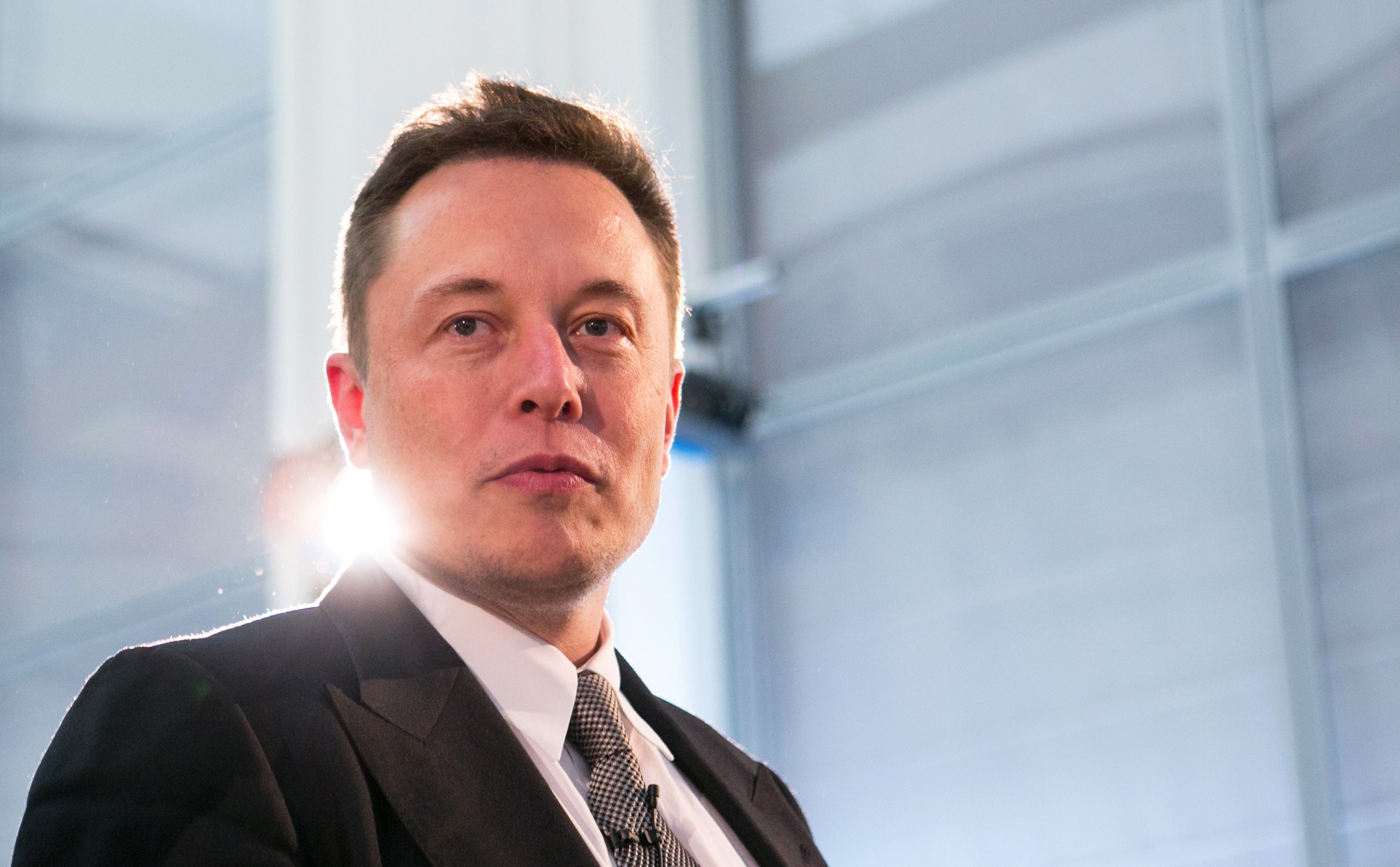 Áp lực của chuỗi cung ứng Tesla tăng giá ô tô điện