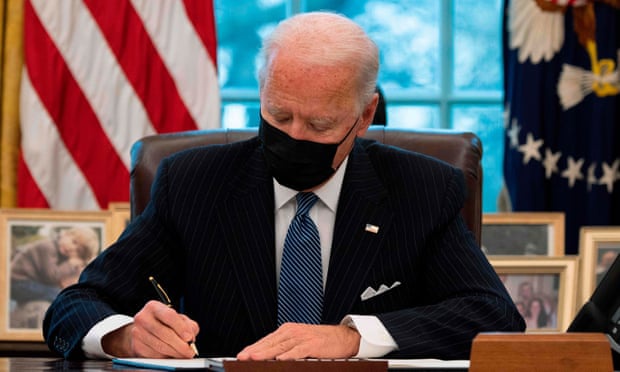 Tổng thống Joe Biden ký sắc lệnh đưa 59 công ty Trung Quốc vào danh sách đen của Mỹ
