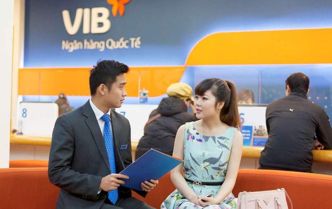 Cổ phiếu tăng liên tiếp, Vợ Phó Chủ tịch VIB lướt sóng cổ phiếu VIB