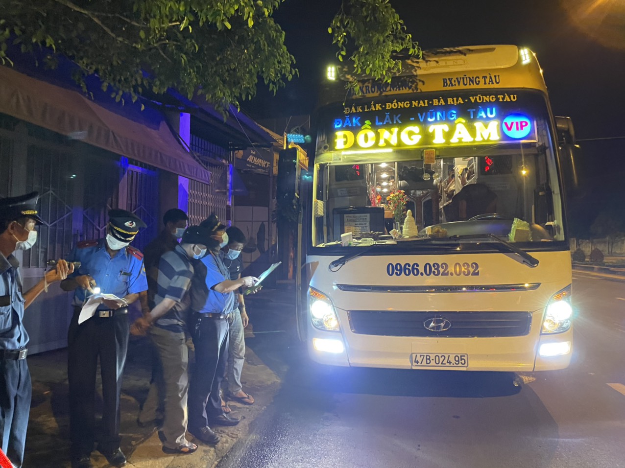 Đắk Lắk Phớt lờ lệnh cấm, xe khách vẫn ngang nhiên vi phạm công tác phòng chống dịch COVID-19