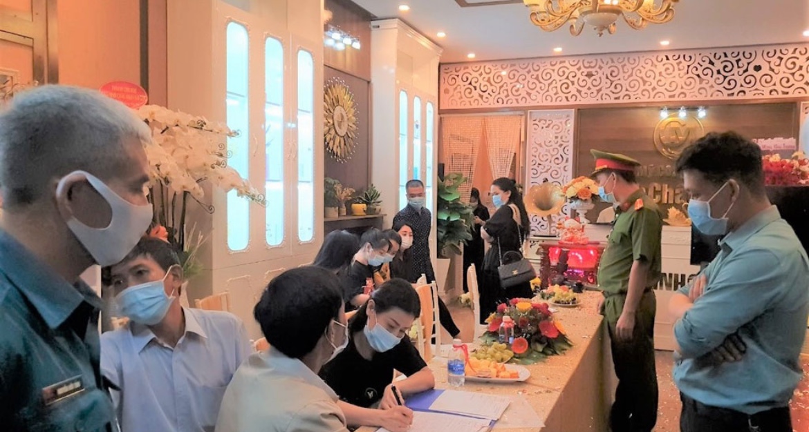 Vi phạm phòng chống dịch COVID-19, chủ TMV Minh Châu Asian Luxury bị phạt 7,5 triệu đồng