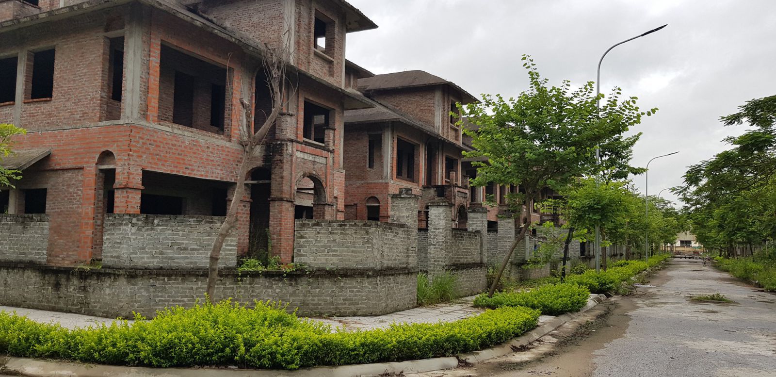 Hà Nội đề xuất đánh 5-10% thuế biệt thự, nhà liền kề bỏ hoang