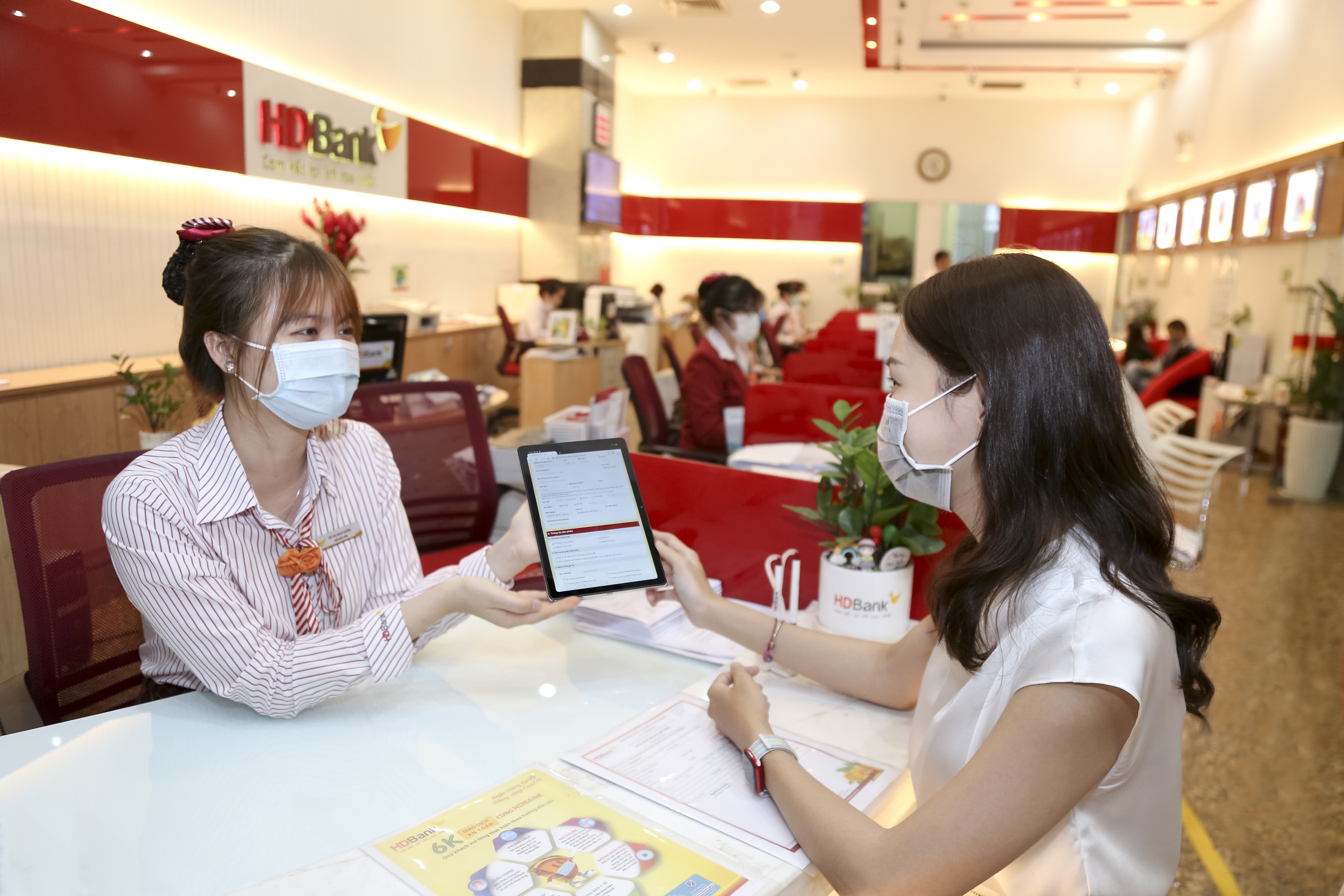 Trúng nhà, trúng xe, nhận ngay ưu đãi hoàn tiền 50% khi thanh toán không tiền mặt với HDBank