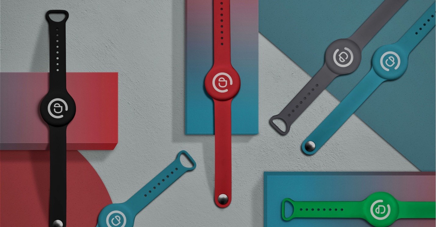 Hiến kế vòng tay y tế PouchPASS quản lý F1,F2 trong đại dịch COVID-19