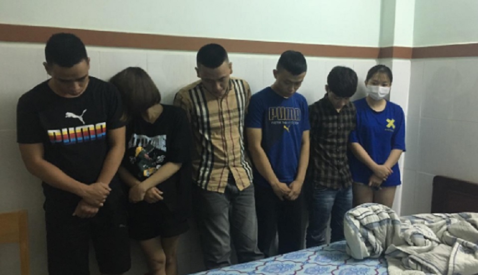 Đắk Lắk Bắt quả tang nhóm 6 đối tượng thuê nhà nghỉ tổ chức sử dụng trái phép chất ma túy