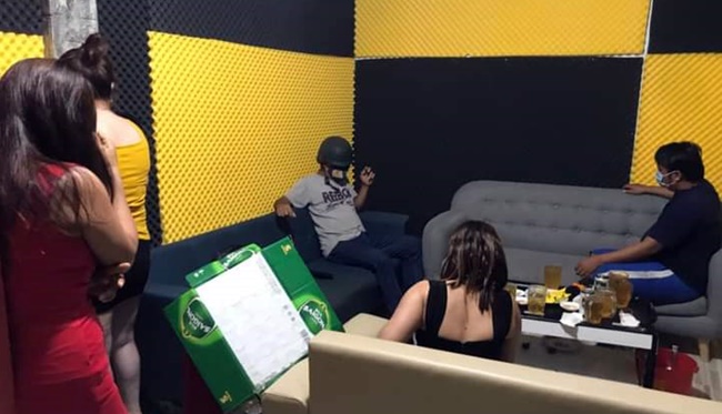 Ninh Thuận Bất chấp lệnh cấm, quán nhậu A.T ngang nhiên phục vụ khách hát karaoke