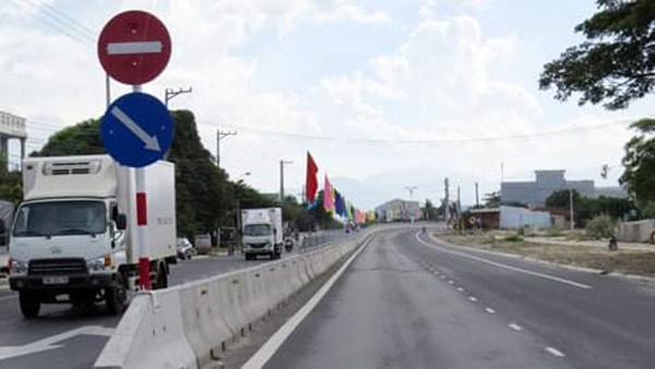 Khánh Hòa dừng xe khách đi Bình Thuận, Tây Ninh và ngược lại, dừng hàng quán trên Quốc lộ 1A