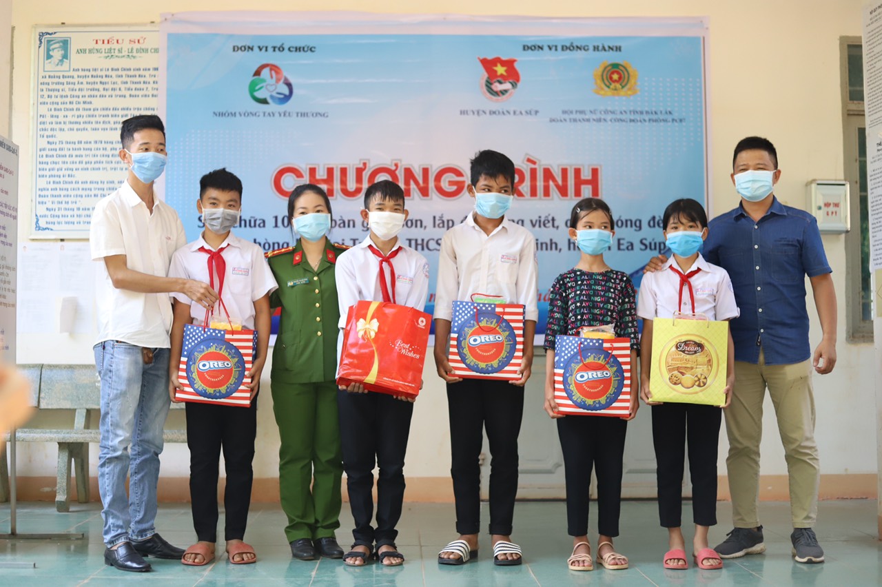 Sửa chữa cơ sở vật chất cho ngôi trường thuộc xã vùng sâu, vùng xa