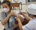 Sau khi tiêm vaccine COVID-19 bị sốt hay không sốt thì tốt hơn 