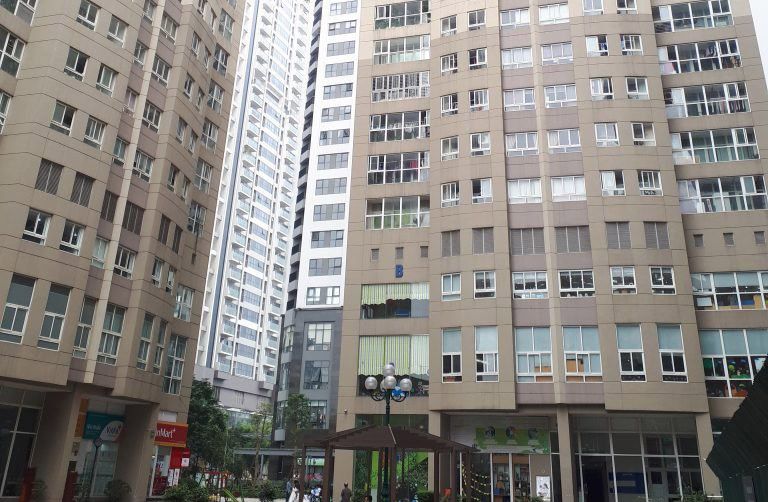 Hà Nội Bé gái 5 tuổi rơi từ tầng 11 chung cư xuống tử vong