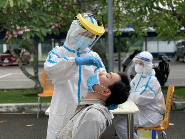 Hơn 5.600 ca mắc COVID-19, TPHCM thay đổi chiến lược điều tra, truy vết, khoanh vùng