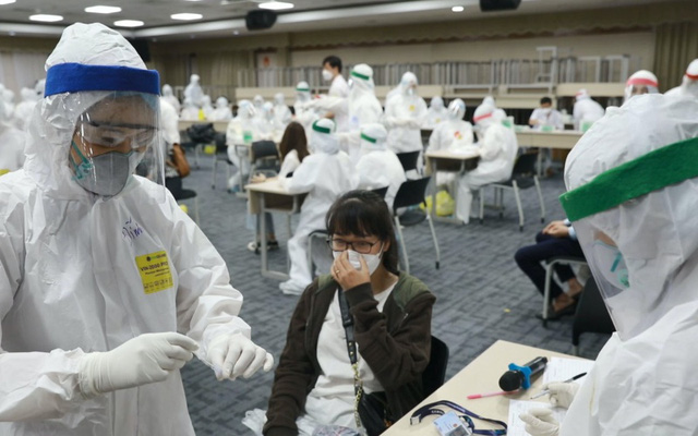 Hà Nội phát hiện thêm 10 ca dương tính COVID-19 ở KCN Thăng Long