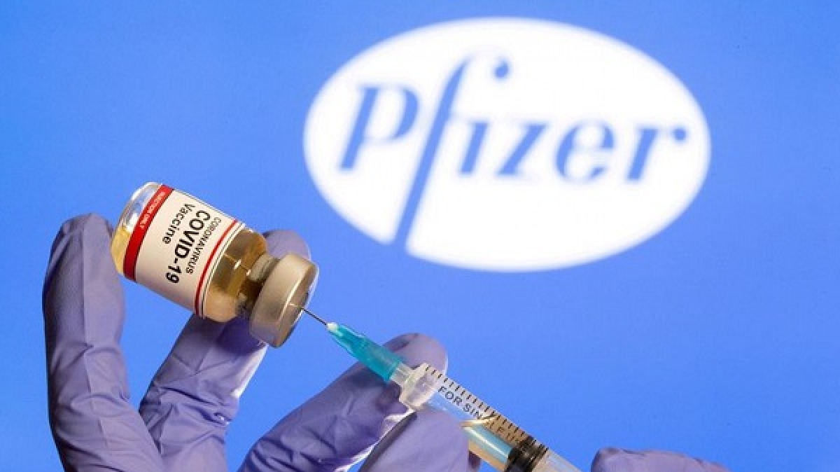 Khoảng 96.000 liều vaccine Pfizer đầu tiên về Việt Nam vào ngày 77