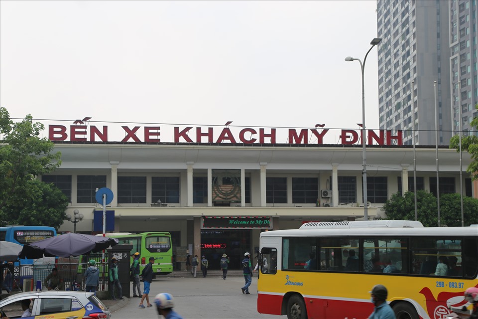 Hà Nội tạm dừng vận tải hành khách đến 14 tỉnh, thành phố