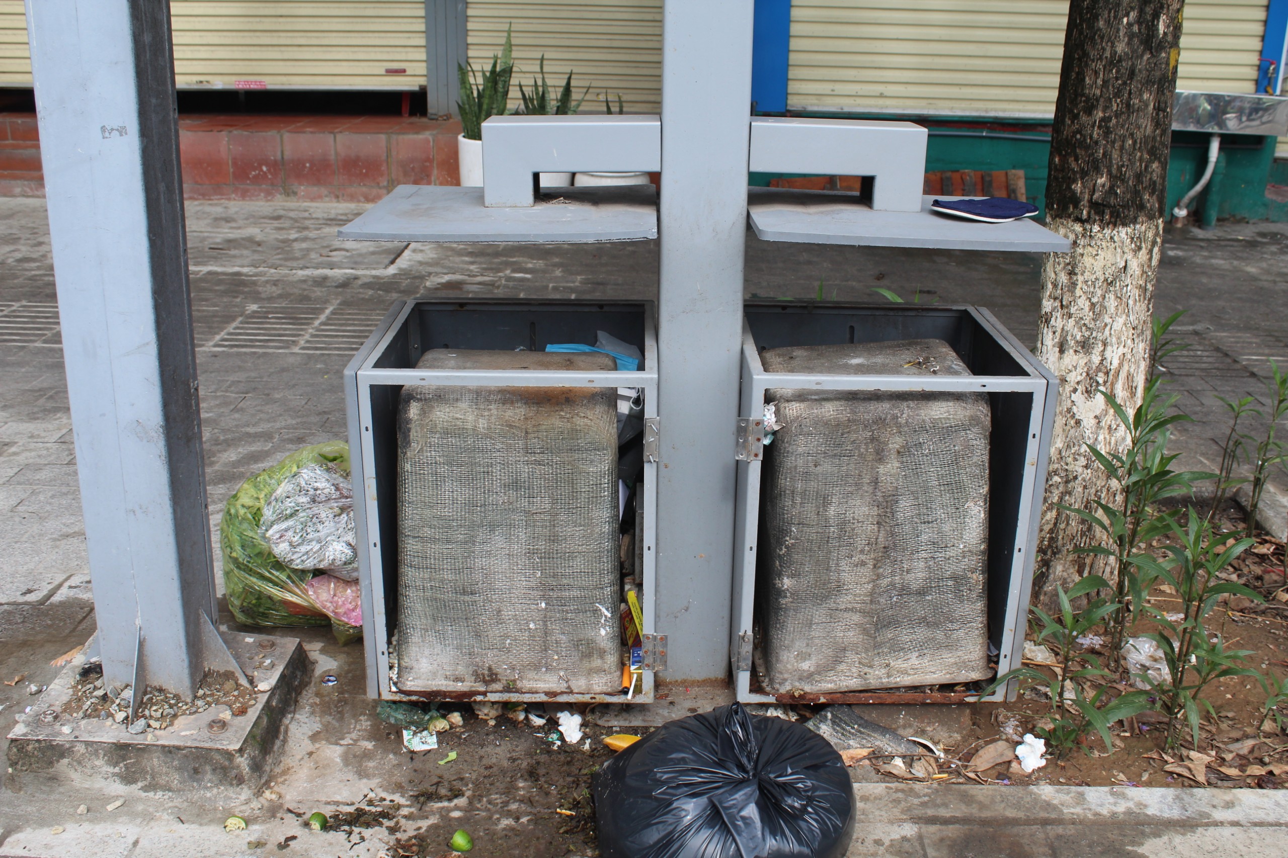 12000 thùng rác công nghệ tại Hà Nội nâng cấp mỹ quan hay sự lãng phí