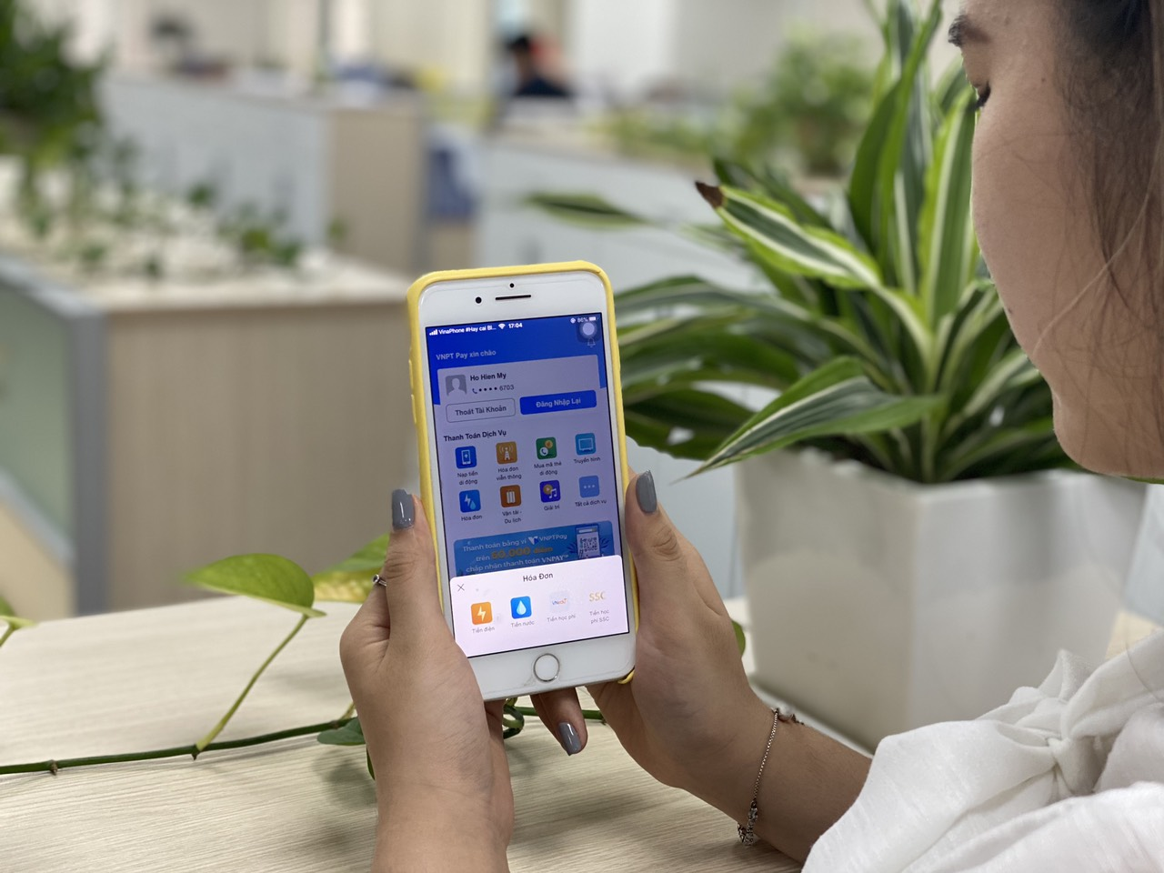 Gần 63.000 tờ khai hải quan với tổng số tiền gần 25.000 tỷ đồng lệ phí trước bạ ô tô, xe máy nộp ngân sách