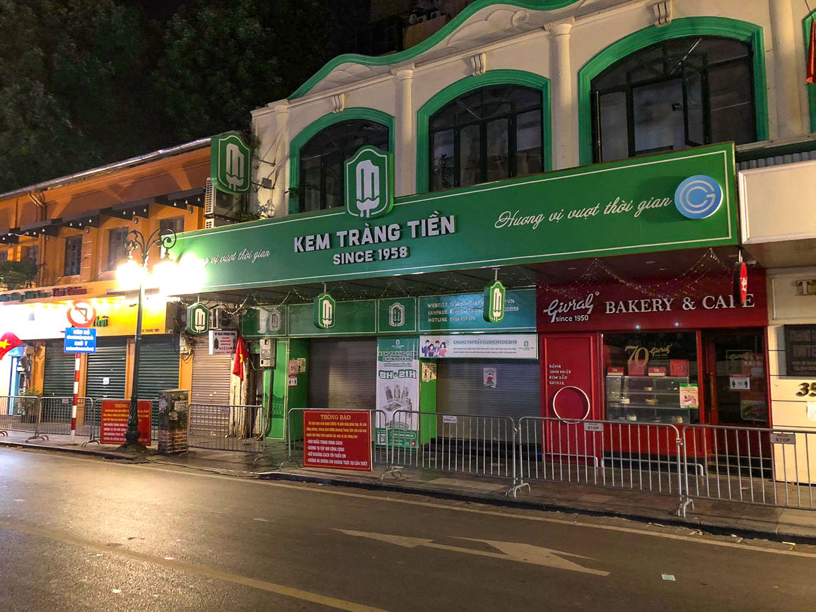 Hà Nội Cửa hàng Kem Tràng Tiền bị phạt 15 triệu đồng vì vi phạm quy định phòng chống dịch