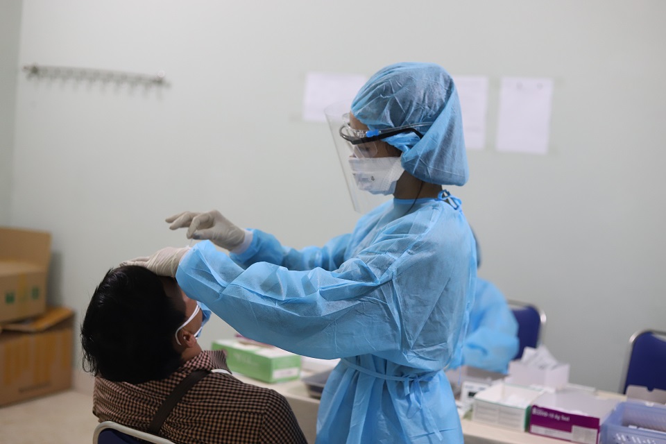 Đắk Lắk Tăng cường test nhanh COVID-19 vì nhu cầu người dân quá lớn