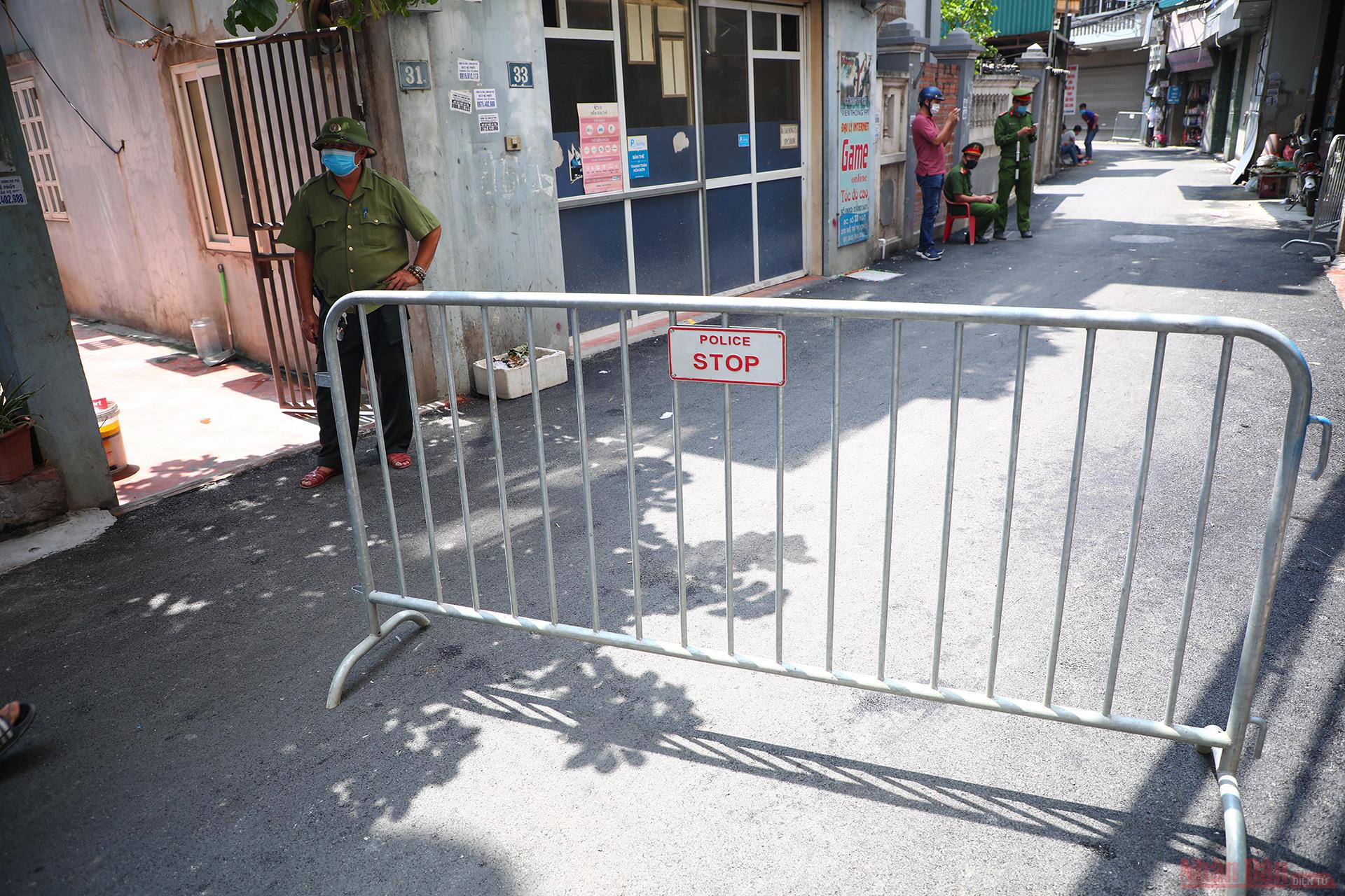 Hà Nội phong tỏa 3 tòa nhà tại quận Bắc Từ Liêm do liên quan đến ca nghi mắc Covid-19