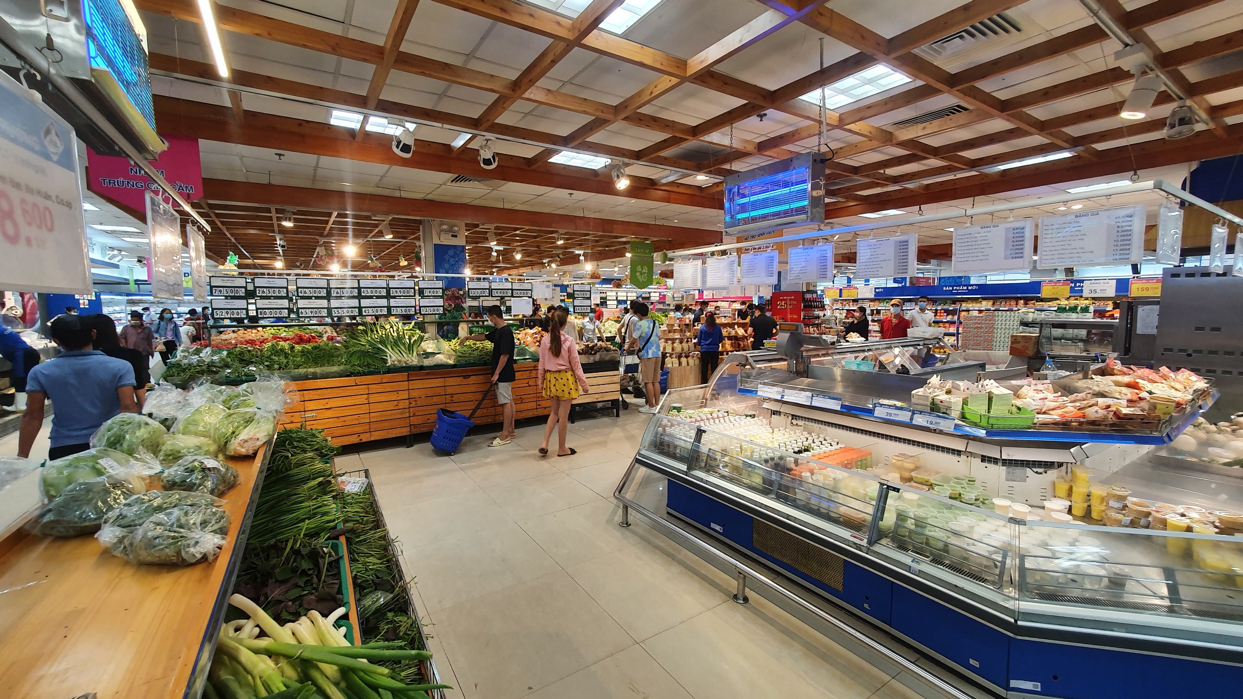 TP.HCM công bố đường dây nóng phản ánh hành vi lợi dụng dịch bệnh thu lợi bất chính