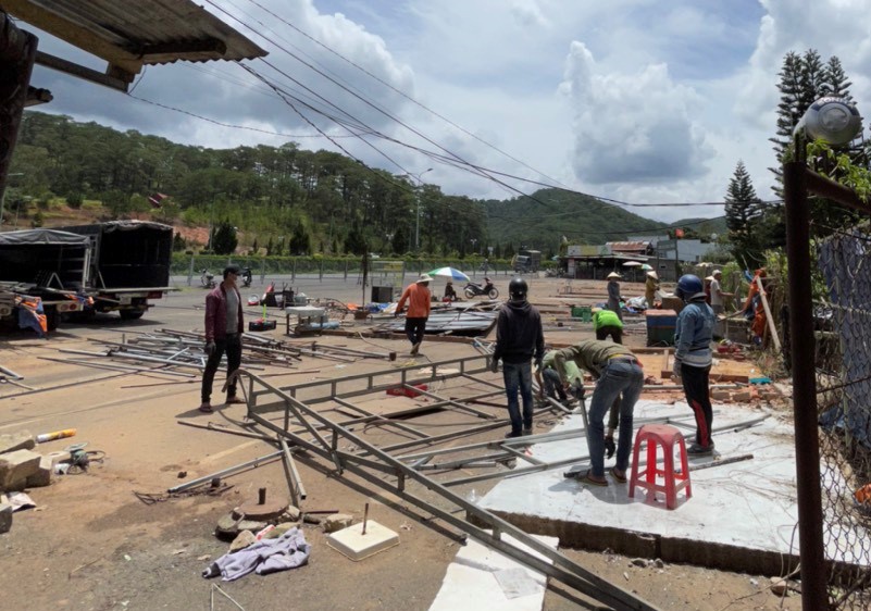 Lâm Đồng Cưỡng chế, tháo dỡ 16 ki ốt xây dựng không phép