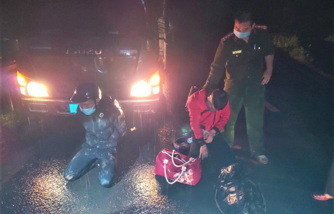 Lâm Đồng Bắt 2 kẻ thông chốt kiểm dịch Covid-19 ở huyện Đạ Tẻh