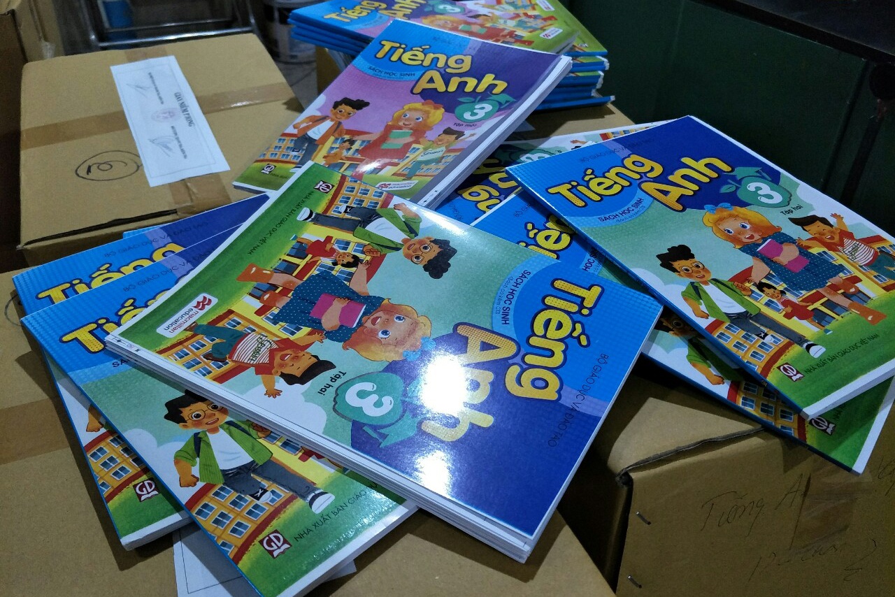 Hà Nội Phát hiện2 cơ sở in lậu hơn 15 tấn sách giáo khoa, sách tham khảo 