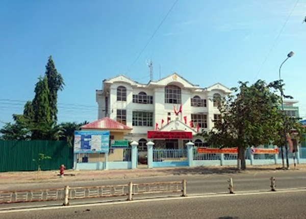 Ninh Thuận Tạm đình chỉ công tác một Chủ tịch phường cho thu tiền “giấy thông hành” ra đường của dân