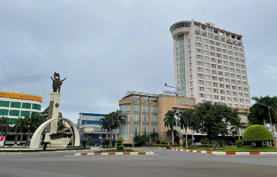 Đắk Lắk tạm dừng hoạt động kinh doanh dịch vụ không thiết yếu từ 0h ngày 217