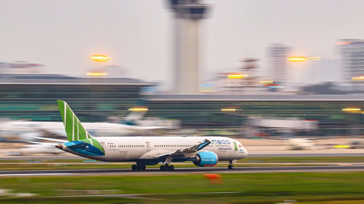 Đề xuất giảm cung ứng trên các đường bay từ phía Nam ra Hà Nội