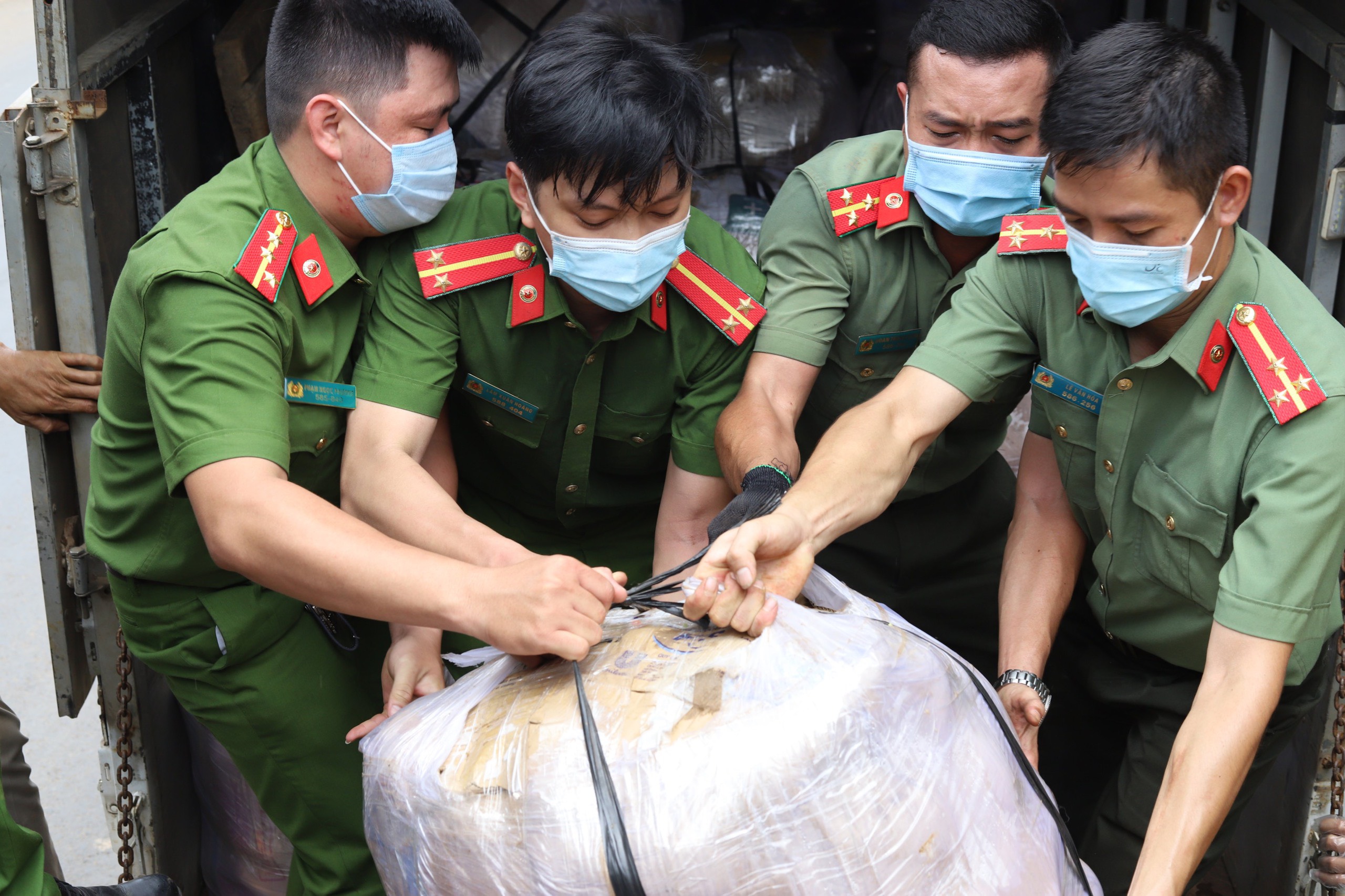 Công an tỉnh Đắk Lắk cùng hướng về TP HCM