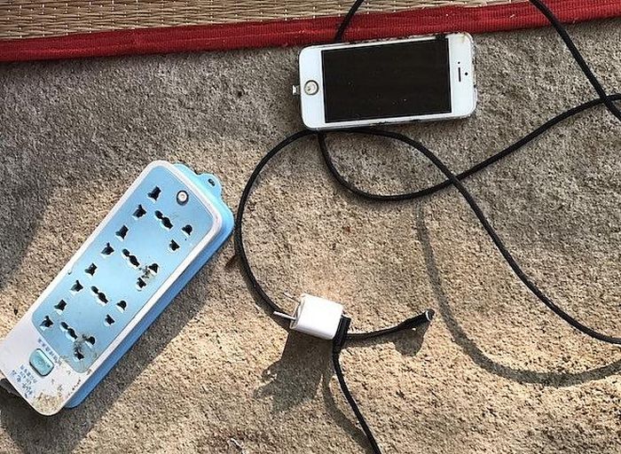 Quảng Ninh Cháu bé 7 tuổi bị điện giật tử vong bên cạnh điện thoại đang sạc pin