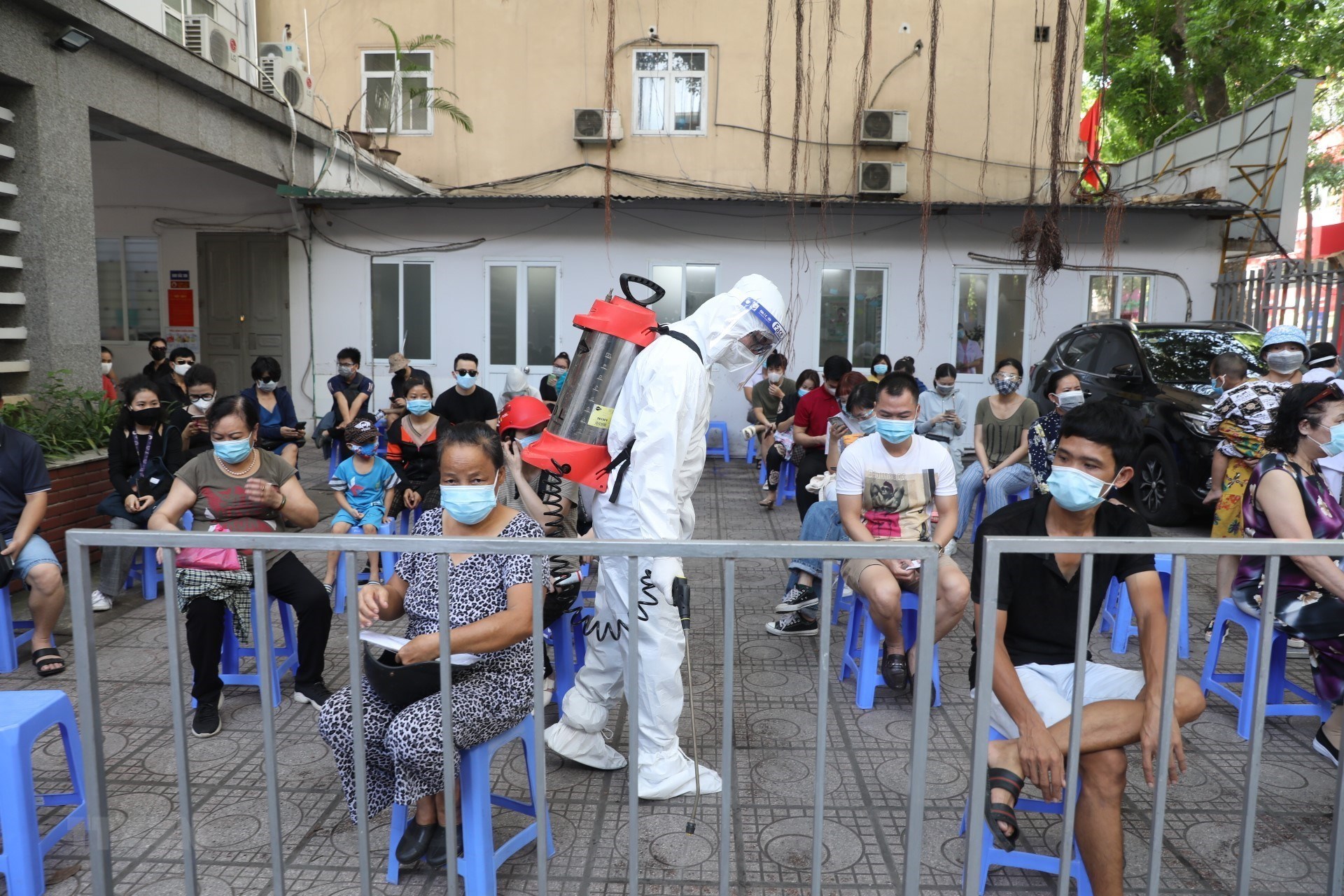 Hà Nội công bố đường dây nóng tiếp nhận phản ánh về COVID-19