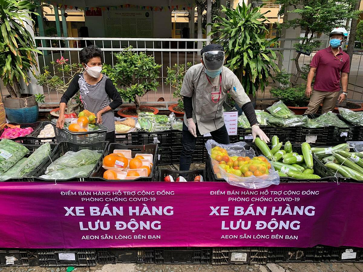 TP HCM Thêm nhiều điểm bán hàng lưu động đáp ứng đủ nhu cầu tiêu thụ hằng ngày của người dân