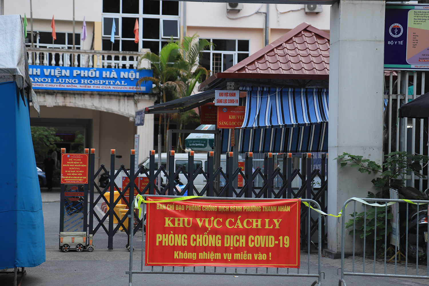 2429 mẫu xét nghiệm dương tính với SARS-CoV-2, cách ly toàn Bệnh viện Phổi Hà Nội